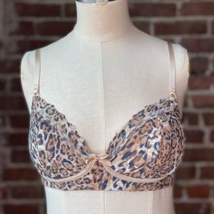 Retro lace bralette in leopard print from Hanky Panky. 34A